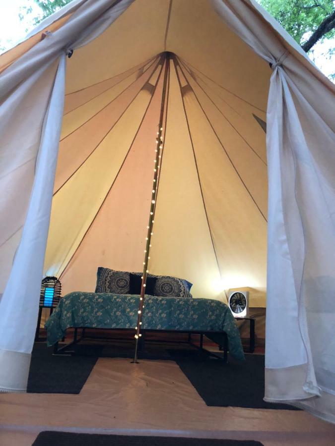 Glampin' In Style-Broken Bow Hotel Ngoại thất bức ảnh